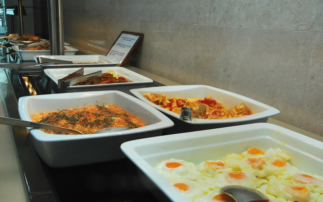 Naias Beach Hotel