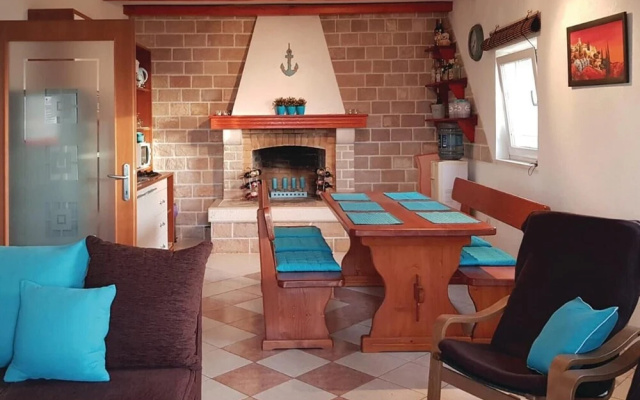 Stunning Home in Postira With Wifi and 2 Bedrooms