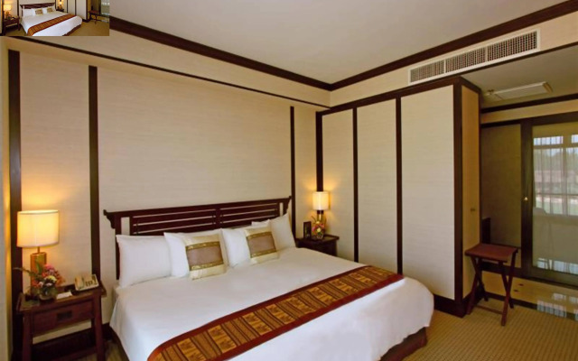 Iyara Lake Hotel & Resort