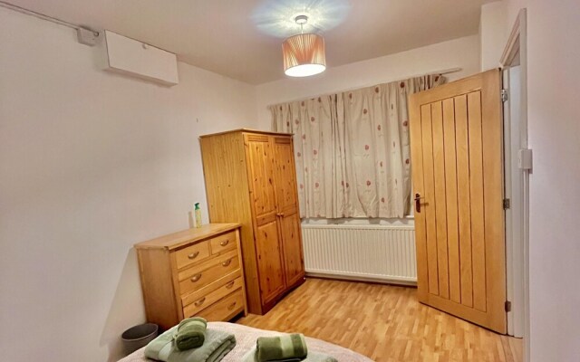 Comfy and Spacious 5-bed House in Cambridge