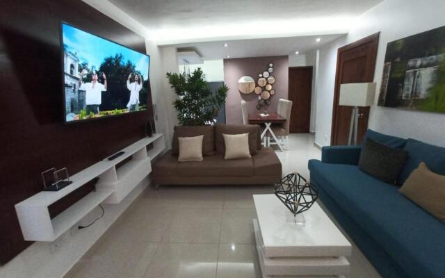 Lia Amanda, 2B con cocinero para desayuno Santiago DR