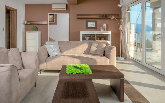 Three-Bedroom Holiday Home in Senj