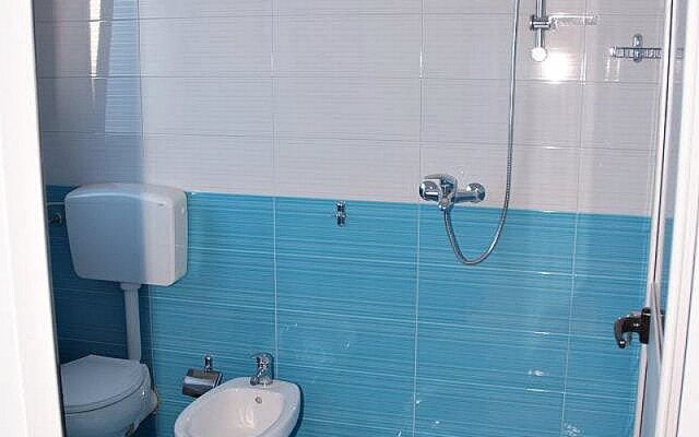 Hotel Holiday Velipoje