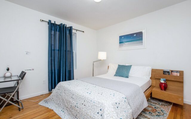 Racpanos Modern Stay on Forrest Street