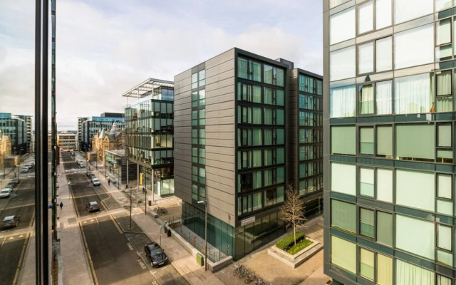 Fantastic 1-bed on the iconic quatermile