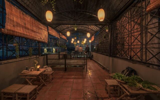The Like Hostel & Cafe
