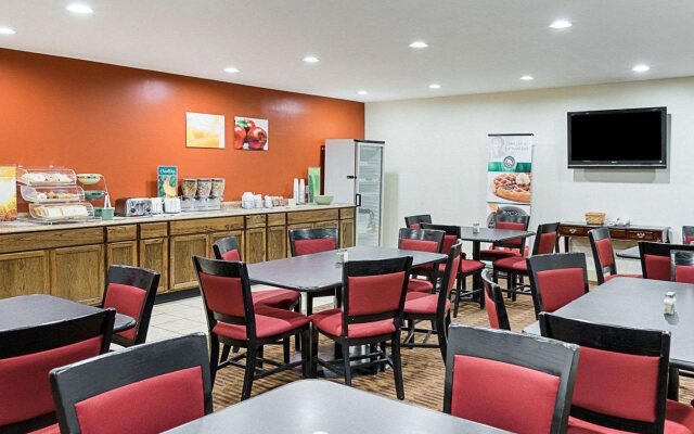 Quality Inn & Suites Skyways