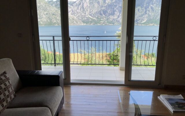 Two Bedroom Apartment With Amazing Views