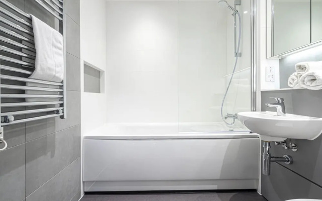 Modern Flat Near City Centre