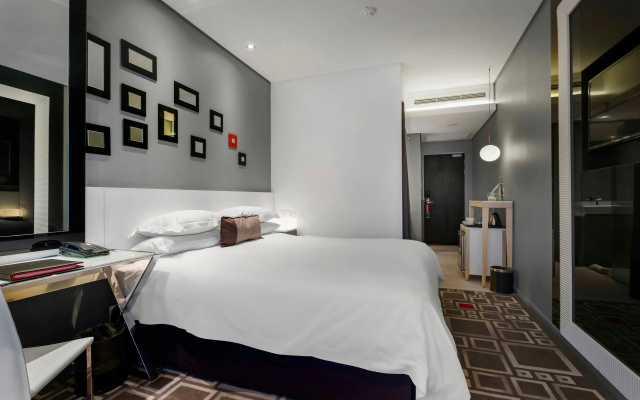 Protea Hotel Fire & Ice by Marriott Pretoria Menlyn - Image 5