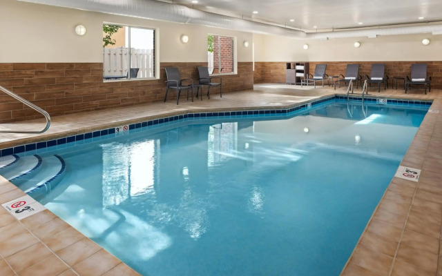 Fairfield Inn & Suites Columbus East