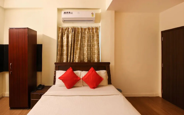 2006 Apartment Begumpet