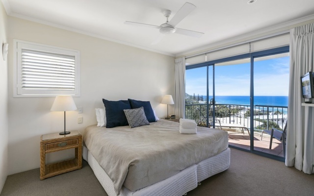 Stunning top floor Sunshine Beach Getaway! Unit 7 Vista Pacific 12 Bryan Street – Guest Rooms – Sunshine Beach