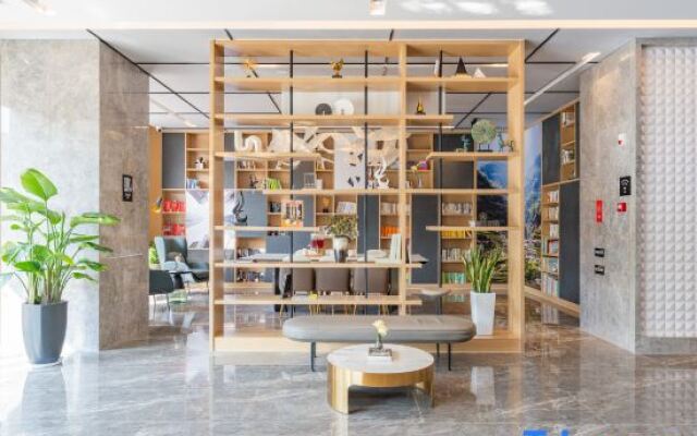 Wuxi Huishan Wanda Plaza Zhenghe Avenue Atour Hotel