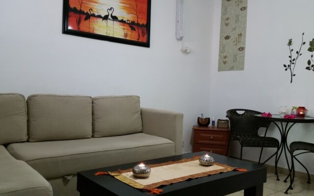 Zimmer Dora Dead Sea