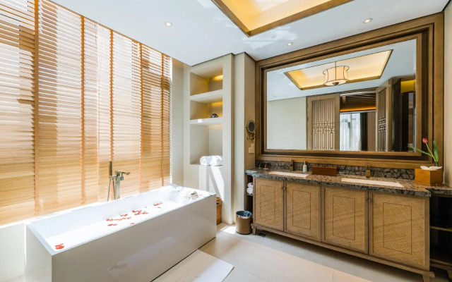 S & N International Hotel Linhai