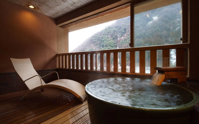 Shogawa Onsen Furyu Midou Zashiki YUMETSUZURI