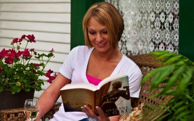 White Oak Manor Bed & Breakfast