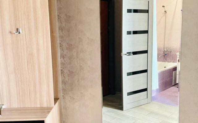 2-aja zarechnaja 5B Odnokomnatnaja kvartira rjadom s oblastnoj bol'nitsej