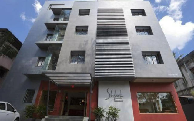 Skylark Business Hotel