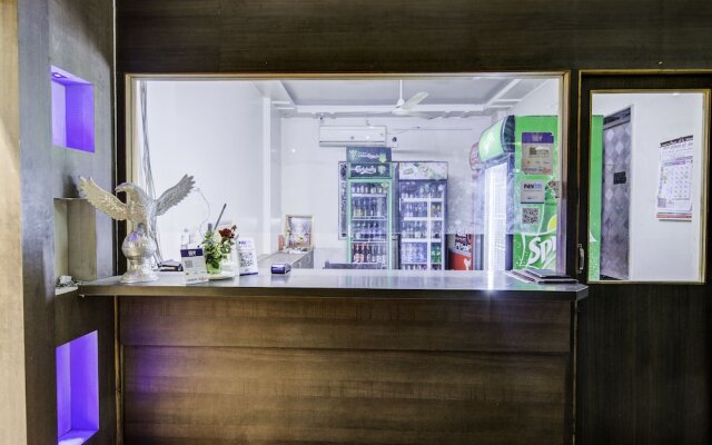 OYO 24125 Hotel Aakash