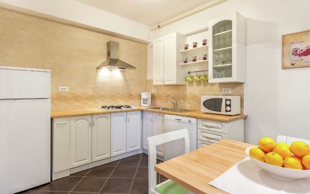 Charming stone house on a walking distance from the beach