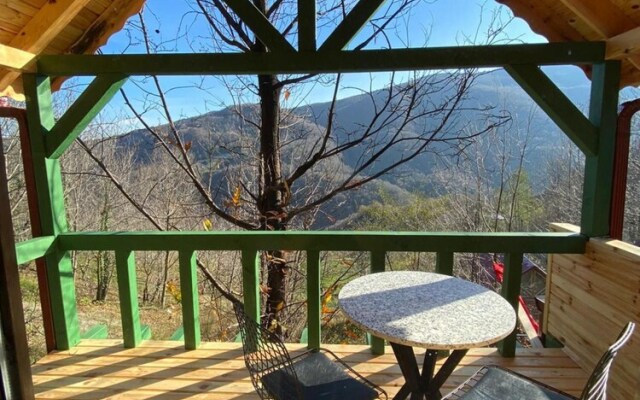 Secluded Wooden House With Jacuzzi in Sapanca