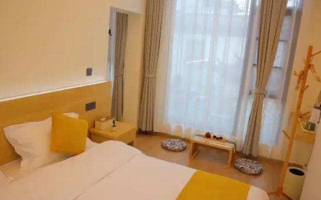 Dali Fenghaishe Inn (Erhai Caicun Longkan Wharf Branch)