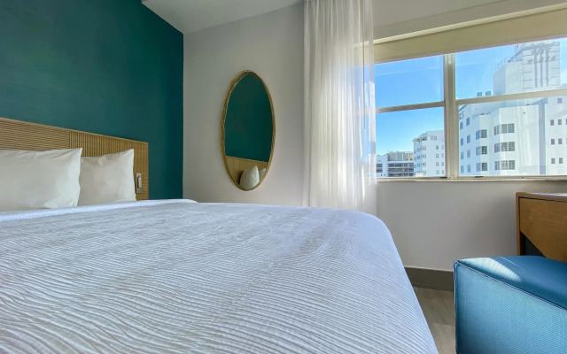 Marseilles Beachfront Hotel
