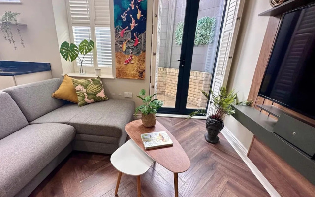 Stylish modern flat in SW London