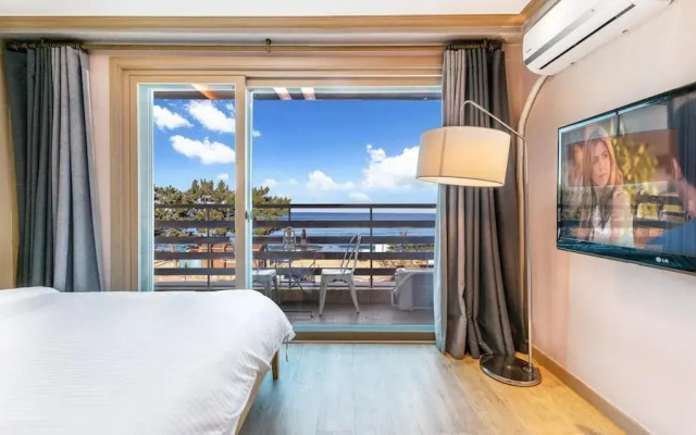 Yangyang Haettuneonchangmoon Pension