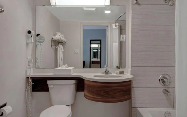 Victoria Airport/Sidney Travelodge