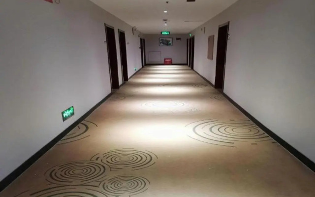 GreenTree Inn Henan Zhoukou Luyi Ziqi Avennue Business Hotel