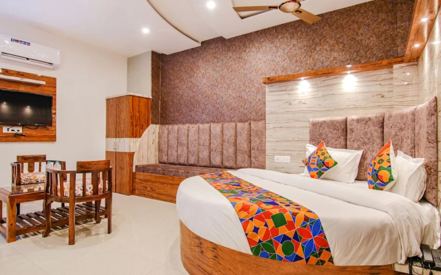 Fabhotel Meridian Inn