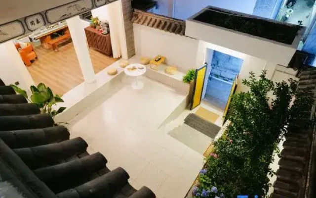 Nanyi Homestay (Dali Ancient City Erhai Branch)
