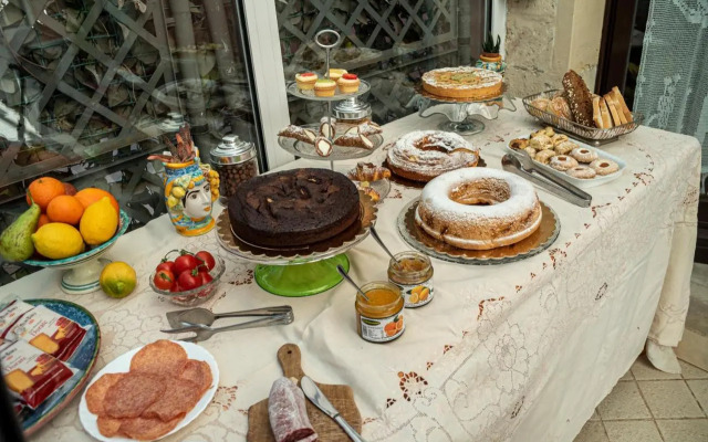 Lakkios Charming Suites and Rooms