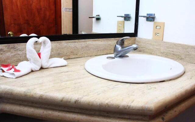 Maya Del Centro - Adults Only