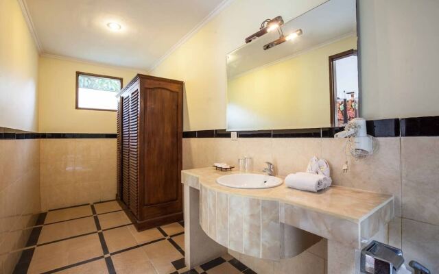 9-BR Private Pool Villa Walk to Seminyak Beach