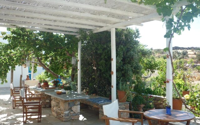 Smaragda Rooms & Studios