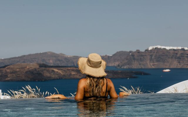 Αkrorama Villa and Suites Santorini
