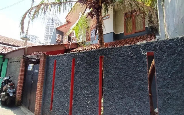 OYO 91341 D'phoenix Anggrek Syariah Residence