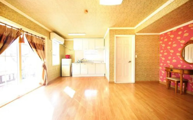 Modern Hill Pension