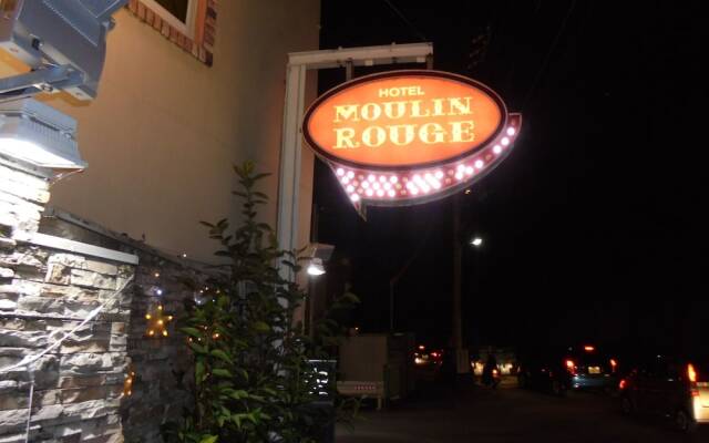 HOTEL MOULIN ROUGE - Adults Only