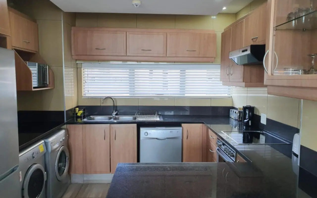 Accommodation Front - Gorgeous 4 Sleeper Beachfront Apartment
