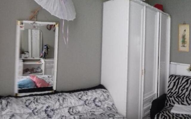 Comfortable House Center (1)