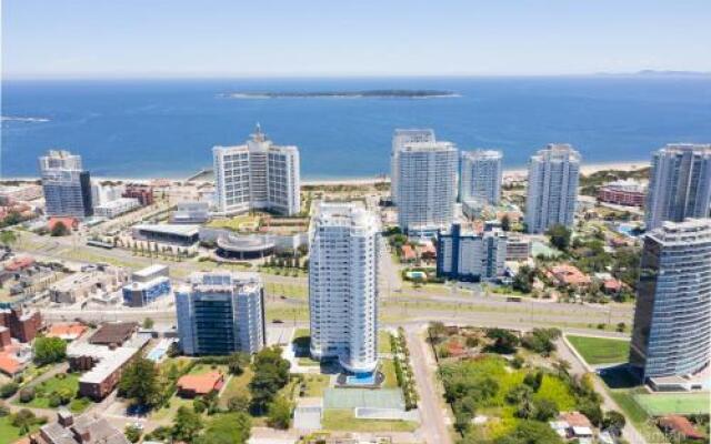 Casino Tower by Zulamian