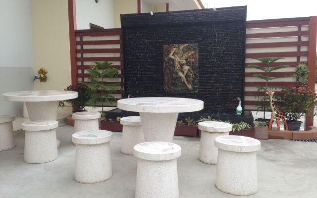 Friend's House Resort