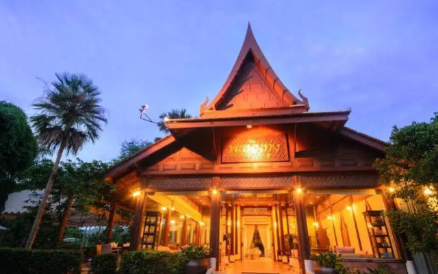 Petchvarin Resort and Spa