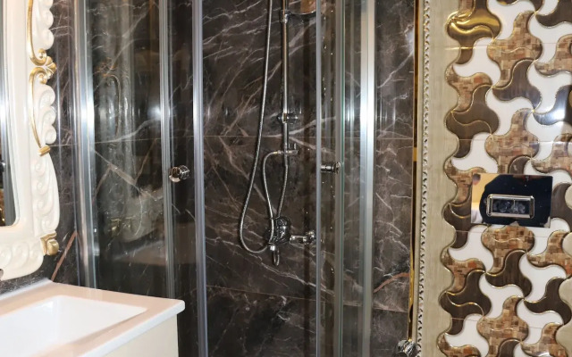 Grand Kavi Hotel
