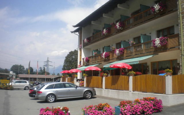 Hotel Aurach